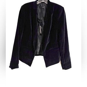 Harve’ Benard Size 8 Classic Velvet Black Blazer